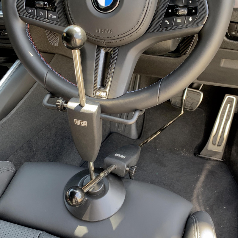 B-G - Steering Wheel And Brake Pedal Alignment Lock